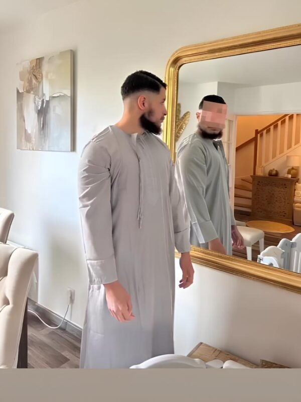 Qamis Gris